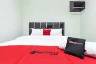 Bedroom RedDoorz near Medan Amplas