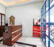 Lobby 2 RedDoorz near Medan Amplas