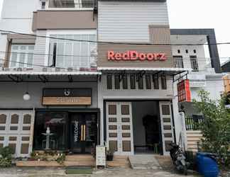 ภายนอกอาคาร 2 RedDoorz @ Sekip Medan