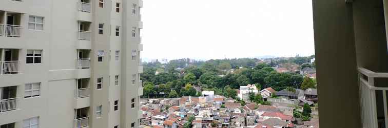 Lobi Good Deal 1BR at Apartment Parahyangan Residence By Travelio