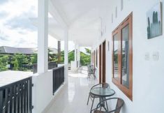 Luar Bangunan 6 RedDoorz Syariah near Ciledug Station