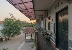 Luar Bangunan 4 RedDoorz Syariah near Ciledug Station