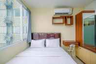 Kamar Tidur Cozy Studio at Apartment Saladdin Mansion By Travelio