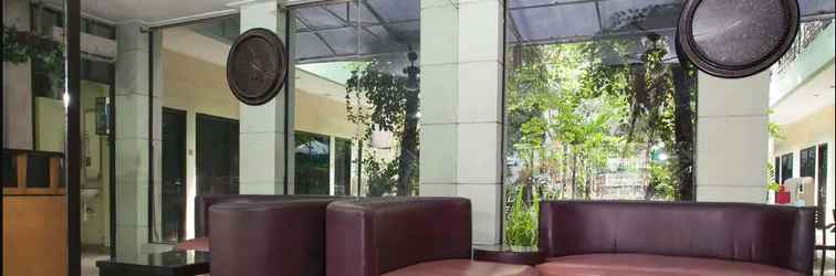 Lobby RedDoorz near Juanda International Airport