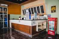 Lobi RedDoorz Plus near Sultan Hasanuddin Airport