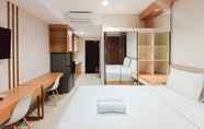 Bilik Tidur 2 Homey Studio at Apartment Patraland Amarta By Travelio