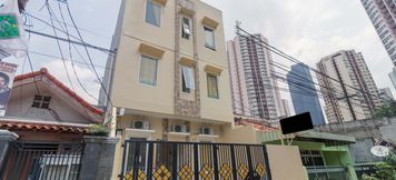 Luar Bangunan 6 RedDoorz Plus near Taman Rasuna Menteng