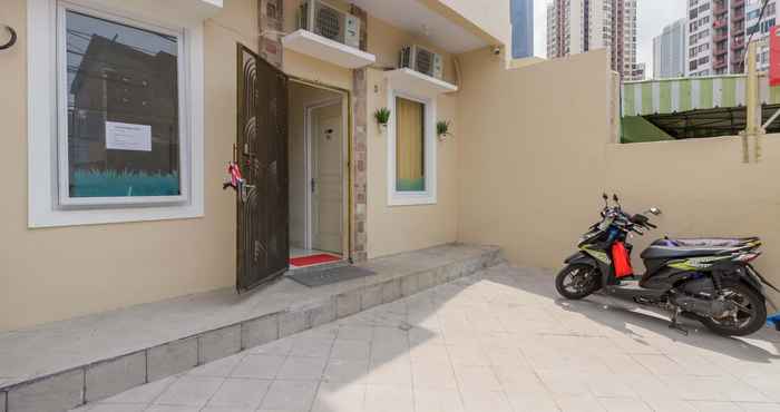 Exterior RedDoorz Plus near Taman Rasuna Menteng