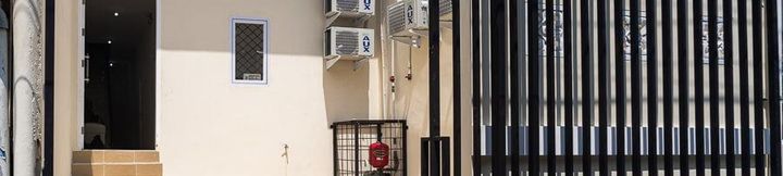 Bangunan 4 RedDoorz near Tarumanagara University