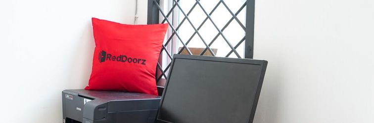 로비 RedDoorz near Tarumanagara University