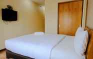 Bedroom 5 Cozy Studio Room Apartment at Grand Setiabudi By Travelio