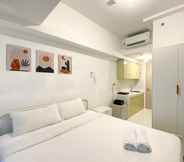 Bilik Tidur 2 Enjoy and Homey Living Studio Tokyo Riverside PIK 2 Apartment By Travelio