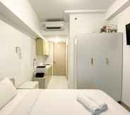 Bilik Tidur 7 Enjoy and Homey Living Studio Tokyo Riverside PIK 2 Apartment By Travelio