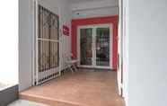 Bangunan 7 Reddoorz near ITC Mangga Dua