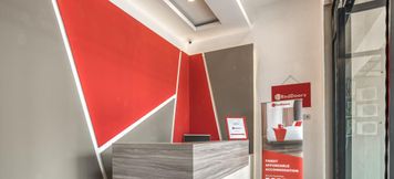 Lobby 2 RedDoorz near Binus Anggrek 2