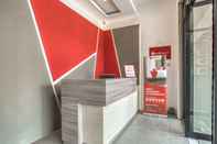 Lobby RedDoorz near Binus Anggrek 2