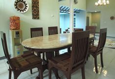 餐厅 6 Griya Misty Syariah