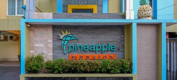 外部的 5 Pineapple Mansion Solo Mitra RedDoorz near RS JIH Solo