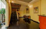 Lobby 2 RedDoorz Plus near Dunia Fantasi Ancol