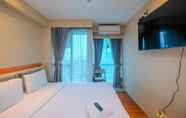 Bilik Tidur 5 Cozy and Comfort Living Studio Room at Tifolia Apartment By Travelio