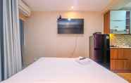 Bilik Tidur 7 Cozy and Comfort Living Studio Room at Tifolia Apartment By Travelio