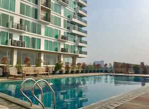 Swimming Pool Apartemen Treepark BSD By Lya Room