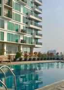 SWIMMING_POOL Apartemen Treepark BSD By Lya Room