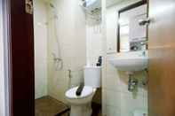 In-room Bathroom Cozy Studio Apartment at 25th Floor Vida View Makassar By Travelio