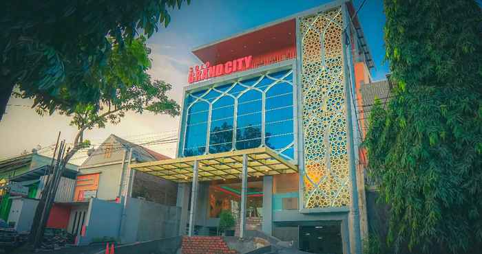 Exterior Solo Grand City Hotel