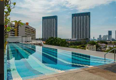 Swimming Pool The Landmark by The Only Bnb