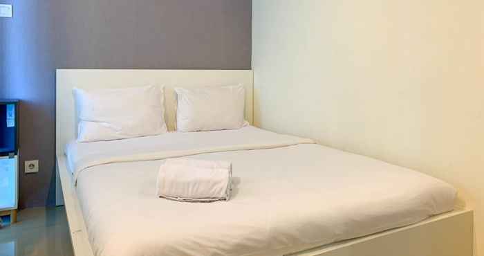 Bedroom 2BR with Queen Bed (Single Bed x2) at GP Plaza Apartment By Travelio