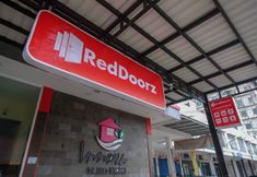 기타 5 RedDoorz near Taman Pantai Alam Indah Tegal