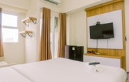 Kamar Tidur 6 Nice and Comfy Designed Studio Parkland Avenue Apartment By Travelio