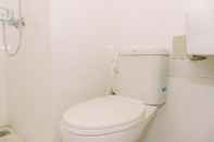 Toilet Kamar Classic Studio at 8th Floor Apartment Tuscany Residences By Travelio