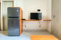 Common Space Nice and Comfort Stay 2BR Apartment at Elpis Residence By Travelio