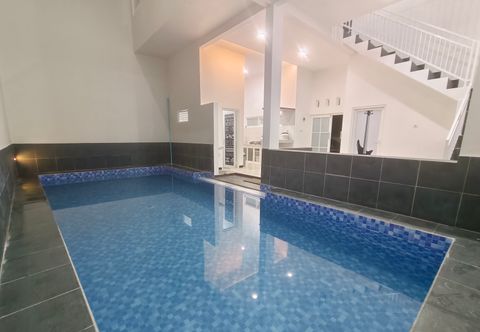 Bangunan N2K One With Private Pool