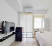 Kamar Tidur 3 Strategic Minimalist Studio at Apartment Serpong Garden By Travelio