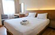 Kamar Tidur 6 Homey Studio Room Apartment No Kitchen at Grand Setiabudi By Travelio