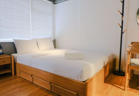 寝室 Studio Apartment with Private Living Room at Jarrdin Cihampelas By Travelio