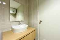 In-room Bathroom Comfy and Best Choice Studio Vasanta Innopark Apartment By Travelio