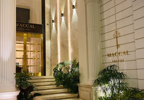 외관 Maccal Hotel