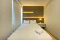 Kamar Tidur Comfort 2BR Apartment at Menteng Park By Travelio