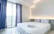 Kamar Tidur 3 Warm and Cozy Living Studio Apartment at West Vista By Travelio