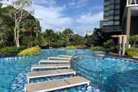 Hồ bơi BeachFont Bang Saray By RoomQuest Hotel