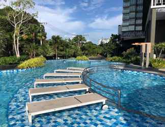 Kolam Renang 2 BeachFont Bang Saray By RoomQuest Hotel