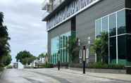 Lobby 3 BeachFont Bang Saray By RoomQuest Hotel