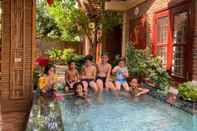 สระว่ายน้ำ Viet Anh Homestay