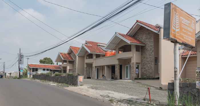 Bangunan Rossan Villa Hotel near Sersan Bajuri Mitra RedDoorz