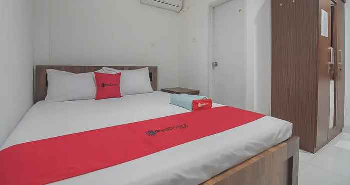 Kamar Tidur RedDoorz near Living Plaza Balikpapan