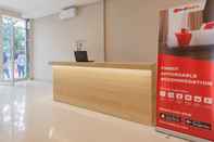 Lobi RedDoorz Plus near Surapati Core